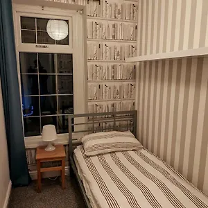 Penarth Town Terrace, Close To Cafes, Beaches, Holiday home